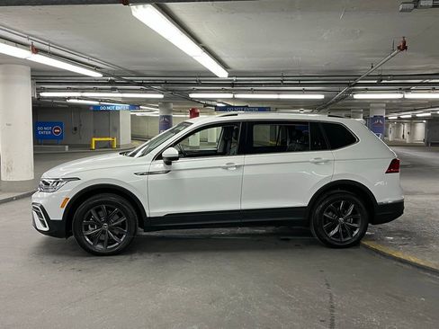Used 2023 Volkswagen Tiguan SE image 32
