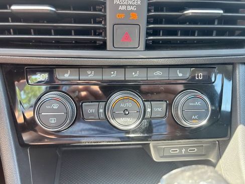 Used 2024 Volkswagen Jetta SE FWD image 18