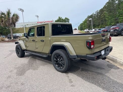 Used 2025 Jeep Gladiator Sport AWD/4WD image 40