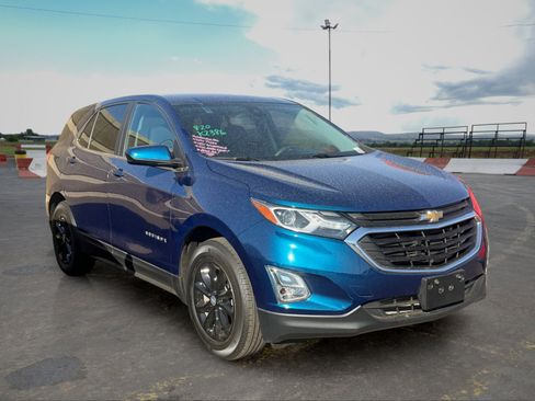 Used 2021 Chevrolet Equinox LT FWD image 2