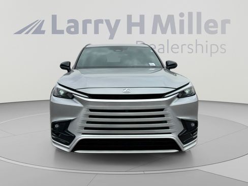 Used 2026 Lexus TX 500h AWD w/ Technology Package image 8