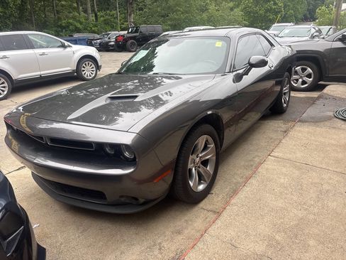 Used 2021 Dodge Challenger SXT RWD image 2