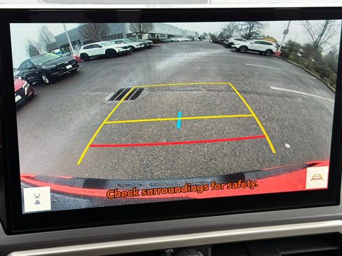 Certified 2024 Toyota Tacoma TRD Off-Road image 17