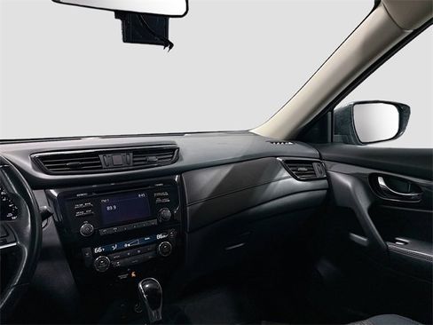 Used 2017 Nissan Rogue SV image 21