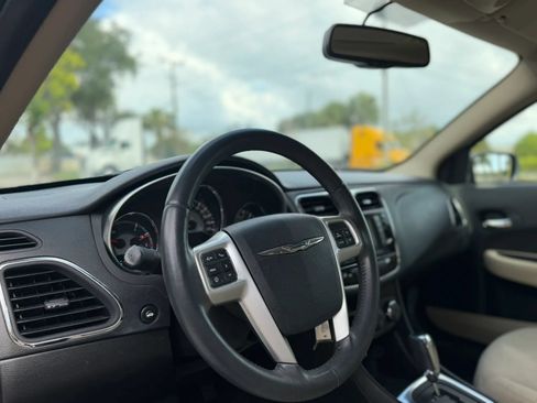 Used 2013 Chrysler 200 Touring FWD image 13