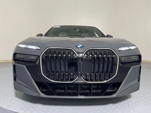 New 2026 BMW 760i xDrive w/ Executive Package image 6