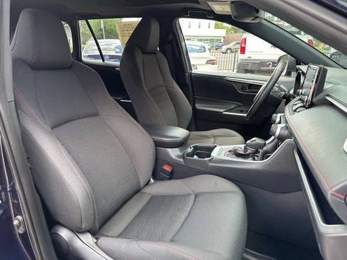 Used 2021 Toyota RAV4 SE w/ Weather & Moonroof Package AWD/4WD image 4