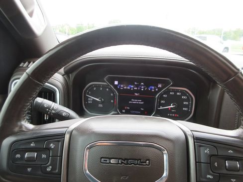Used 2019 GMC Sierra 1500 Denali w/ Denali Ultimate Package AWD/4WD image 33