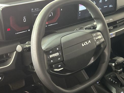 Used 2025 Kia K4 FWD image 14