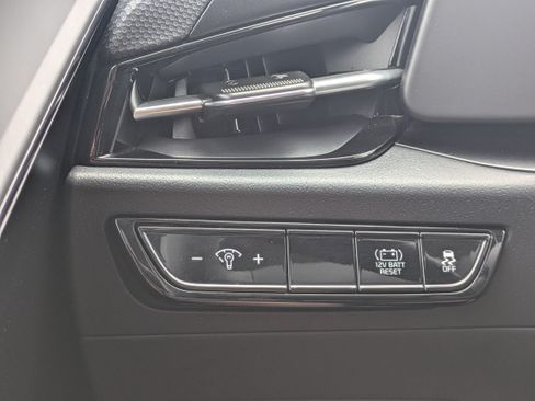 Certified 2025 Kia Niro LX FWD image 26