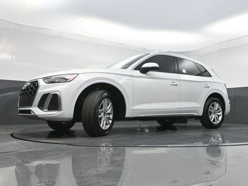 Used 2023 Audi Q5 2.0T Premium w/ Convenience Package AWD/4WD image 27