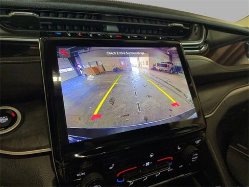 Used 2023 Jeep Grand Cherokee 4WD 4xe image 21