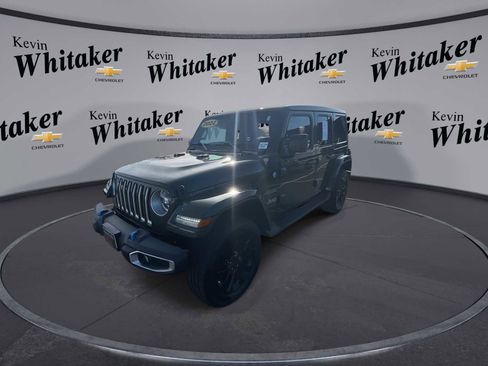 Used 2022 Jeep Wrangler Unlimited Sahara w/ Cold Weather Group image 4