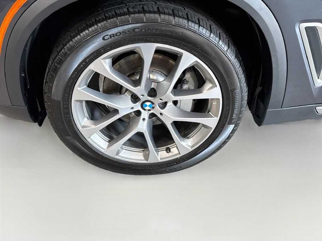 Used 2021 BMW X5 xDrive40i w/ Convenience Package AWD/4WD image 37