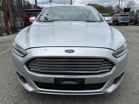 Used 2016 Ford Fusion Titanium FWD image 2