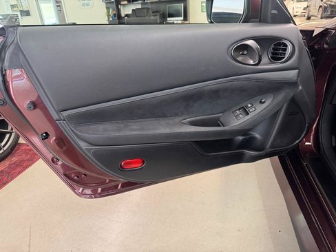 Used 2025 Nissan Z Performance w/ Floor Mat Package RWD image 10