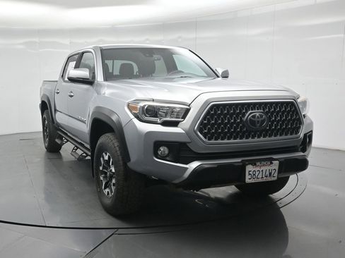 Used 2019 Toyota Tacoma TRD Off-Road w/ Technology Package AWD/4WD image 22