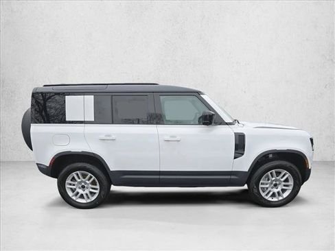 Used 2026 Land Rover Defender 110 S AWD/4WD image 4