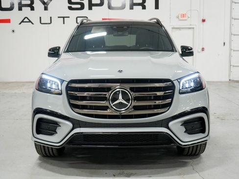 Used 2024 Mercedes-Benz GLS 580 4MATIC image 5