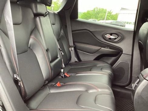 Used 2022 Jeep Cherokee Trailhawk image 26