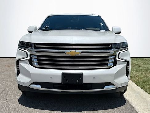 Used 2024 Chevrolet Suburban High Country w/ Advanced Technology Package AWD/4WD image 11