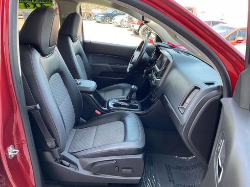 Used 2015 Chevrolet Colorado Z71 image 38