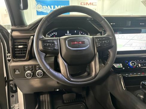 Used 2025 GMC Sierra 1500 AT4 w/ AT4 Premium Package AWD/4WD image 10