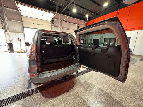 Used 2016 Lexus GX 460 w/ Navigation Package image 21