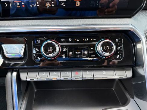 New 2026 GMC Sierra 2500 Denali w/ Denali Reserve Package AWD/4WD image 14