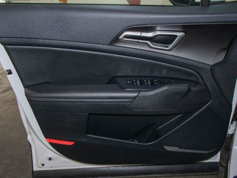 Used 2026 Kia Sportage EX w/ EX Panorama Roof Package FWD image 10