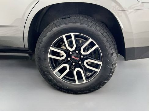 Used 2023 GMC Yukon AT4 w/ AT4 Premium Package AWD/4WD image 40