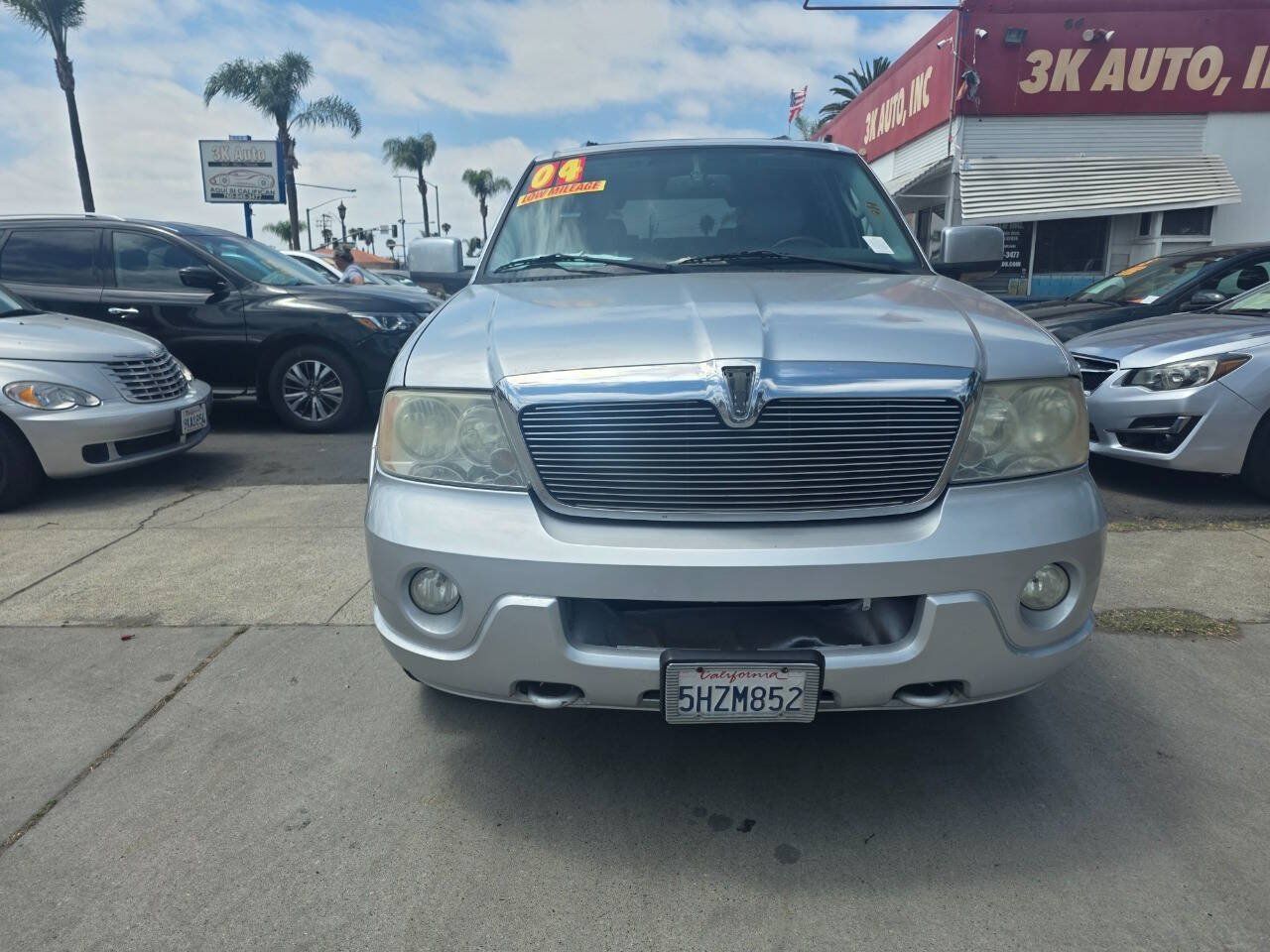 Used 2004 Lincoln Navigator Luxury AWD/4WD image 3