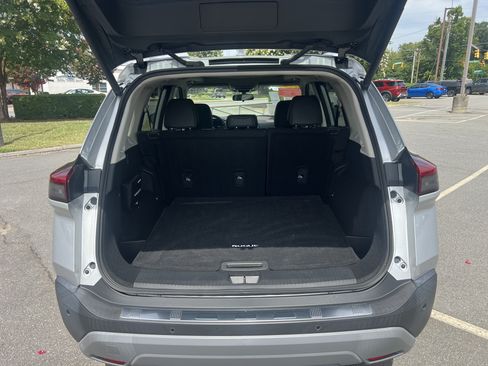 Certified 2022 Nissan Rogue SV w/ SV Premium Package FWD image 15