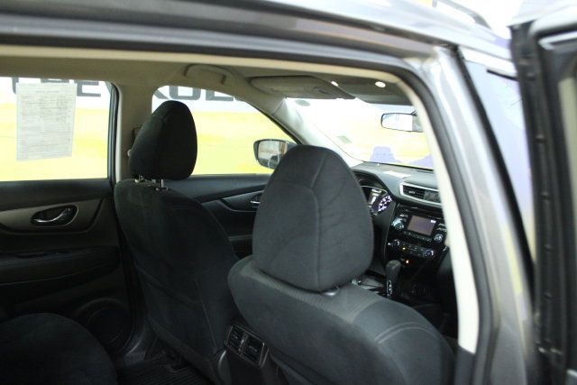 Used 2015 Nissan Rogue S FWD image 10