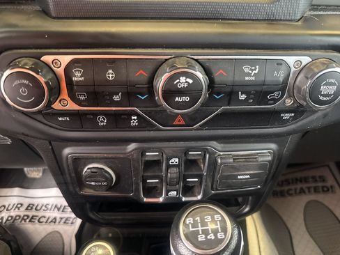 Used 2021 Jeep Gladiator Sport AWD/4WD image 14