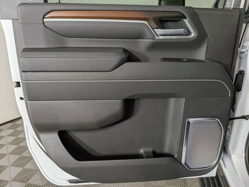 New 2025 GMC Sierra 3500 Denali w/ Denali Reserve Package image 31