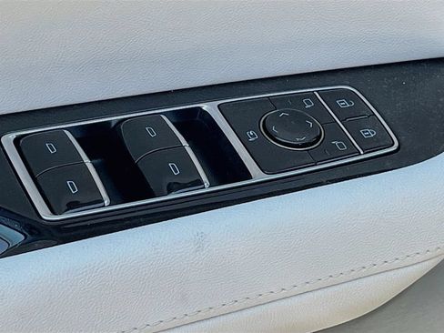 Used 2026 Cadillac Vistiq Luxury AWD/4WD image 18