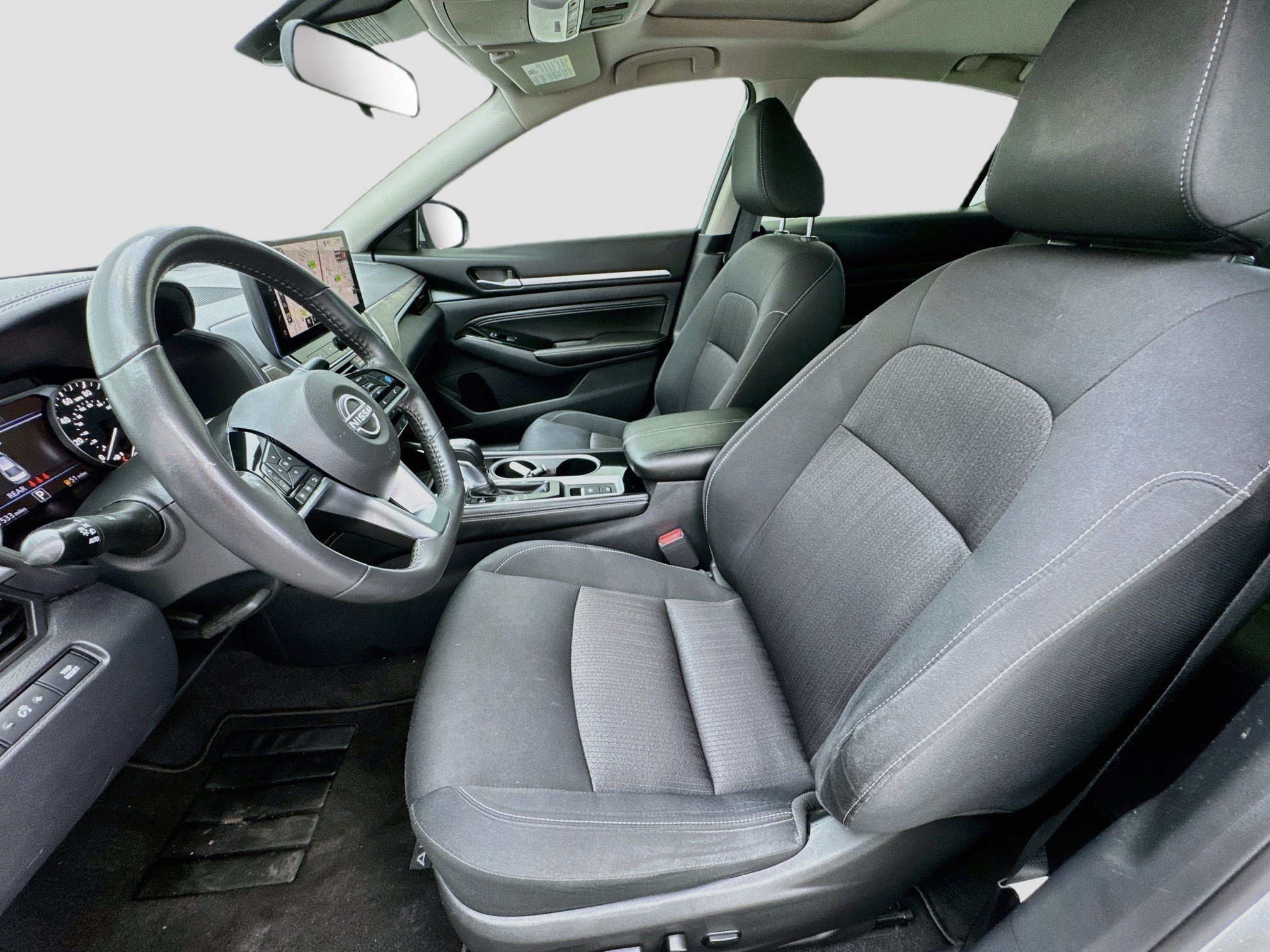 Used 2023 Nissan Altima 2.5 SV w/ SV Premium Package FWD image 13