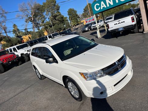 Used 2018 Dodge Journey SE image 47