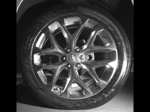 Used 2018 Chevrolet Suburban Premier RWD image 10