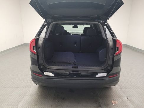 Used 2022 GMC Terrain SLE image 29