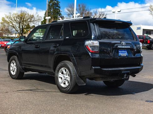 Used 2024 Toyota 4Runner SR5 Premium w/ Moonroof Package AWD/4WD image 9
