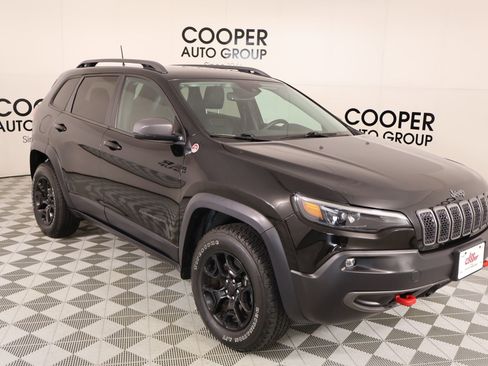 Used 2021 Jeep Cherokee Trailhawk w/ Comfort/Convenience Group AWD/4WD image 1