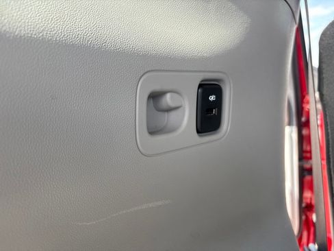 Used 2023 GMC Acadia SLT image 38