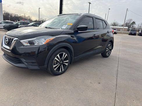 Used 2018 Nissan Kicks SV image 6