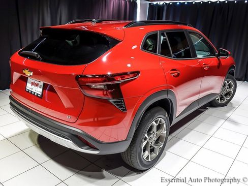 New 2026 Chevrolet Trax LT w/ Driver Confidence Package image 9