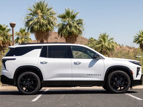 Used 2024 Chevrolet Traverse RS w/ LPO, Floor Liner Package AWD/4WD image 54