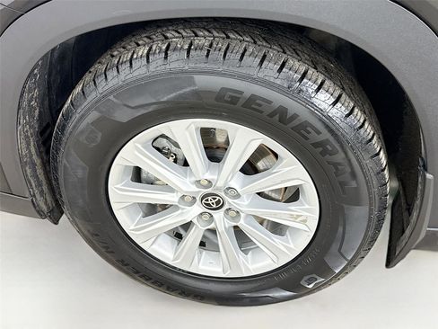 Used 2024 Toyota Grand Highlander XLE image 33