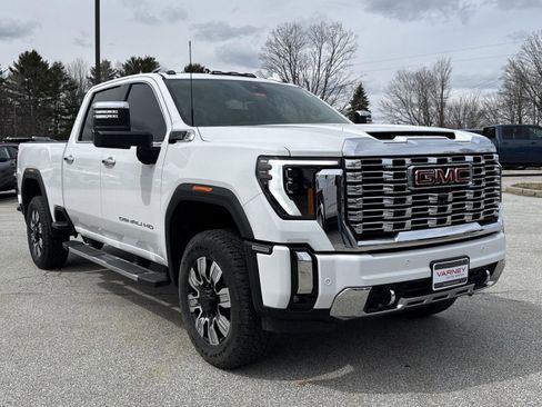 Used 2025 GMC Sierra 2500 Denali image 8