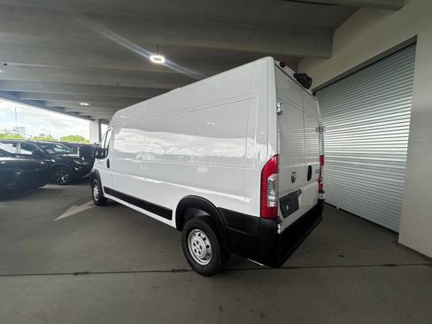 Used 2023 RAM ProMaster 2500 FWD image 3